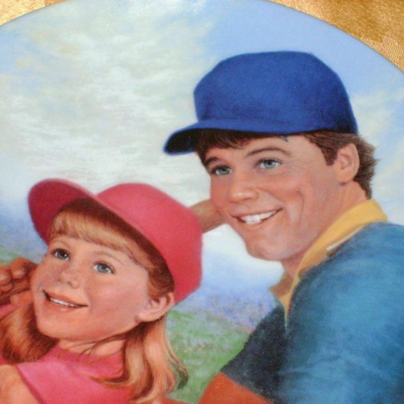 2 Vintage Collector Plates A FATHER'S LOVE Wall Decor Display Dad Gift - Picture 8 of 11